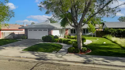 2302 Edam St, Lancaster, CA 93536 photo 5