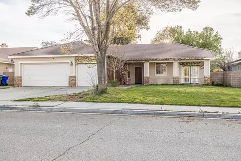 43341 Honeybee Ln, Lancaster, CA 93536