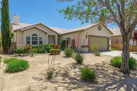 4138 Ave J-6 W, Lancaster, CA 93536