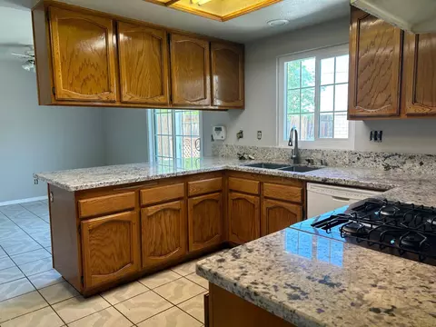 2633 Avoca St, Lancaster, CA 93535 photo 9
