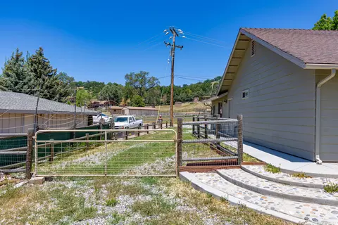 29968 Greenwater Dr, Tehachapi, CA 93561 photo 27