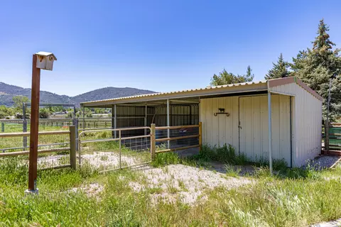 29968 Greenwater Dr, Tehachapi, CA 93561 photo 23