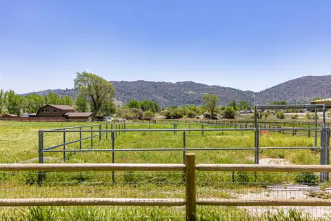 29968 Greenwater Dr, Tehachapi, CA 93561 photo 24