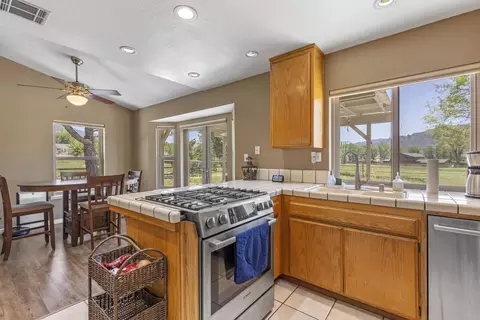 29968 Greenwater Dr, Tehachapi, CA 93561 photo 8
