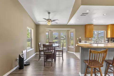 29968 Greenwater Dr, Tehachapi, CA 93561 photo 5