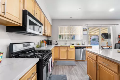 5658 Kingman Dr, Palmdale, CA 93552 photo 19