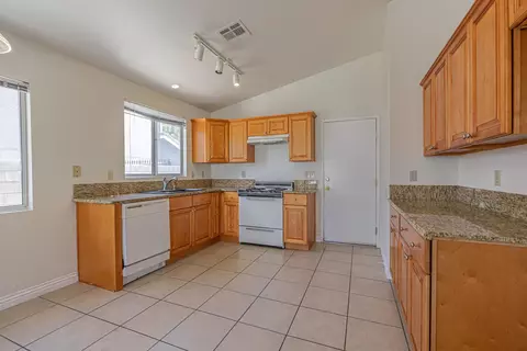 43334 Cajun St, Lancaster, CA 93535 photo 11