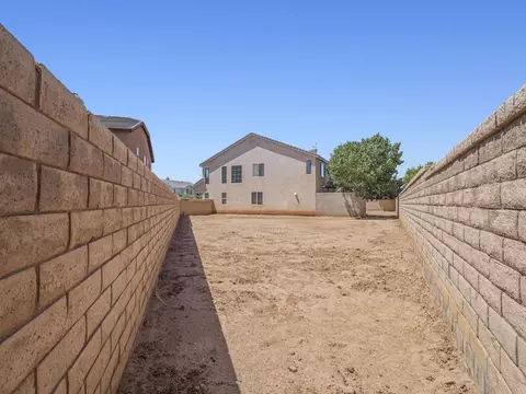 44816 Ruthron Ave, Lancaster, CA 93536 photo 49