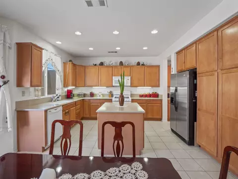 44816 Ruthron Ave, Lancaster, CA 93536 photo 14