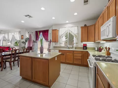 44816 Ruthron Ave, Lancaster, CA 93536 photo 13