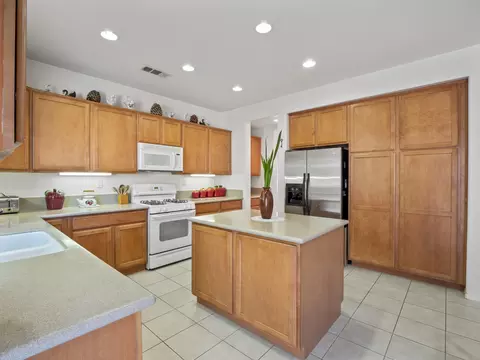 44816 Ruthron Ave, Lancaster, CA 93536 photo 11