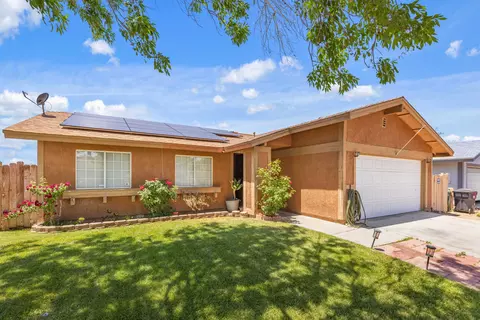 44723 27th St E, Lancaster, CA 93535