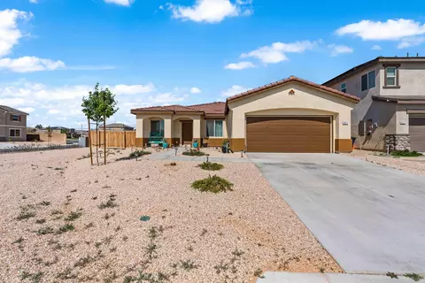 2411 Lugar Bonito Ct, Rosamond, CA 93560