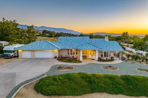 32005 Muirfield Dr, Llano, CA 93544
