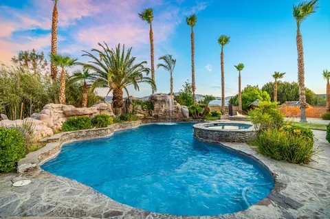 2124 Avenue O8 W, Palmdale, CA 93551