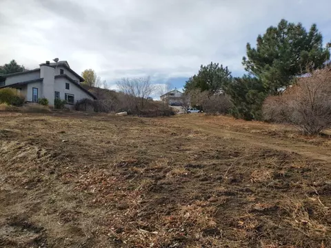 Clydesdale Dr, Lake Elizabeth, CA 93532