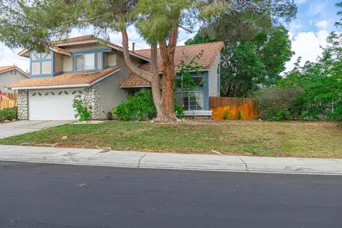 1438 Springline Dr, Palmdale, CA 93550 photo 2