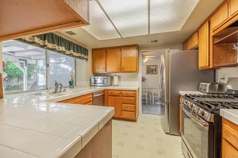 1438 Springline Dr, Palmdale, CA 93550 photo 9