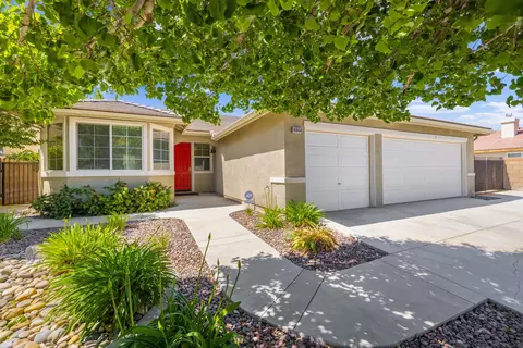 4644 Jade Ct, Lancaster, CA 93536