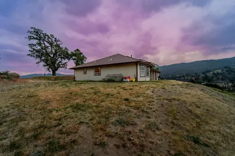23501 Dart Dr, Tehachapi, CA 93561 photo 4