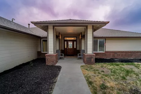 23501 Dart Dr, Tehachapi, CA 93561 photo 1