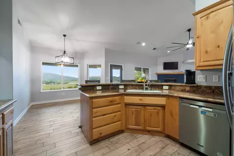 23501 Dart Dr, Tehachapi, CA 93561 photo 13