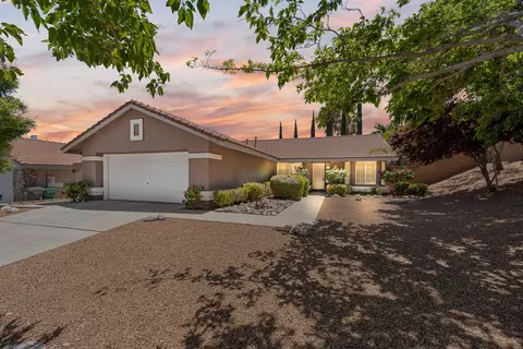 40438 Fieldcrest Ln, Palmdale, CA 93551