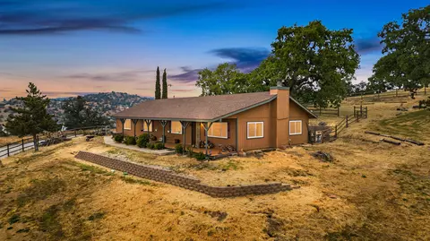 18550 Kern Ct, Tehachapi, CA 93561 photo 4
