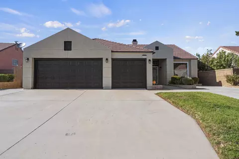 2715 Cloverdale Ct, Palmdale, CA 93551