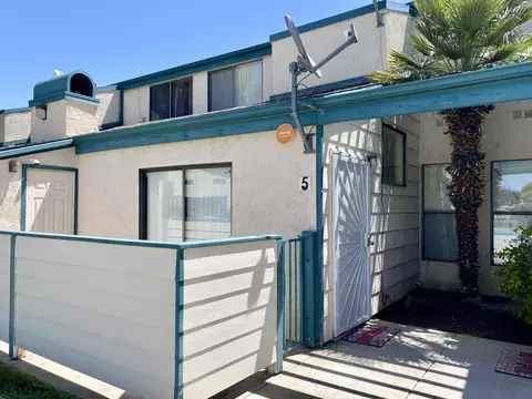 44460 15th Street East Unit #5, Lancaster, CA 93535
