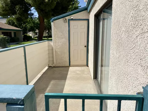 44460 15th Street East Unit #5, Lancaster, CA 93535 photo 2
