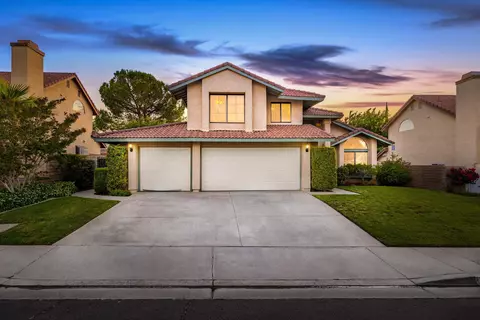 37465 Oxford Dr, Palmdale, CA 93550