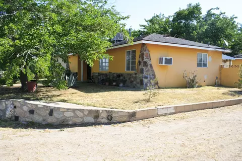 38438 31st St E, Palmdale, CA 93550 photo 2