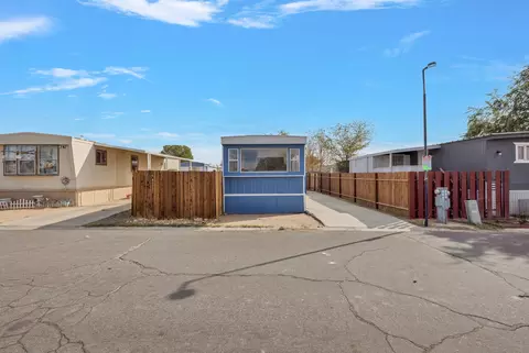 3300 15th St W #SPC 348, Rosamond, CA 93560
