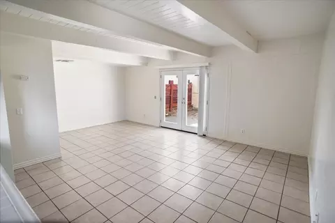 215 Ave K E, Lancaster, CA 93535 photo 2