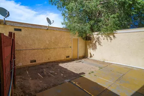 215 Ave K E, Lancaster, CA 93535 photo 12