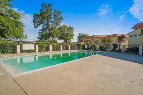 215 Ave K E, Lancaster, CA 93535 photo 14