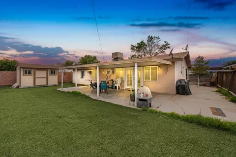 45542 5th E, Lancaster, CA 93535 photo 2