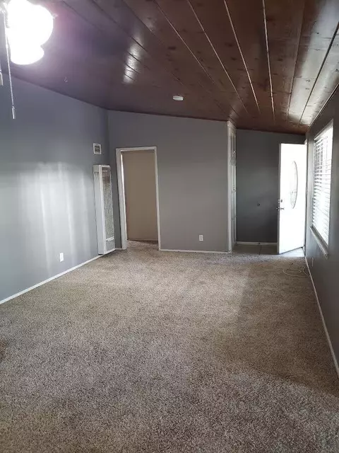 44238 Carolside Ave, Lancaster, CA 93535 photo 2
