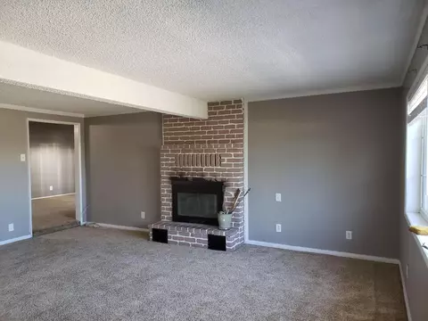 44238 Carolside Ave, Lancaster, CA 93535 photo 3