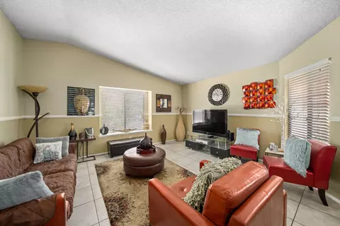 37068 Keith Ct, Palmdale, CA 93550 photo 4