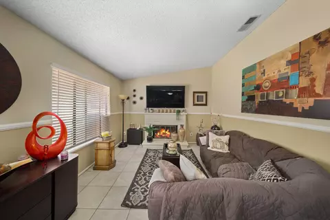 37068 Keith Ct, Palmdale, CA 93550 photo 13