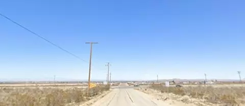 106 Street St E, Juniper Hills, CA 93543