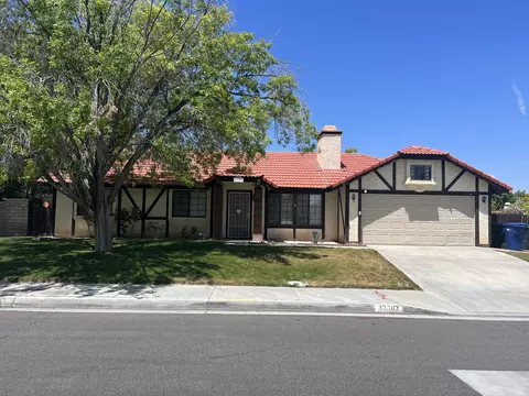 43303 27th St W, Lancaster, CA 93536