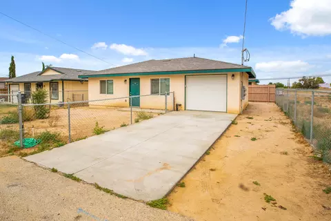 2842 Dixie St # A, Rosamond, CA 93560