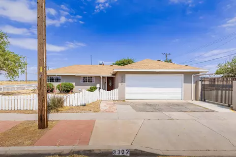 3302 Avenue Q E, Palmdale, CA 93550