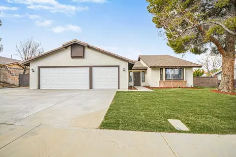 42365 Camellia Dr, Quartz Hill, CA 93536