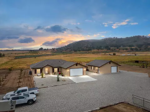 18702 Pellisier Rd, Tehachapi, CA 93561 photo 1