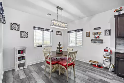 18702 Pellisier Rd, Tehachapi, CA 93561 photo 6