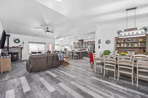 18702 Pellisier Rd, Tehachapi, CA 93561 photo 7